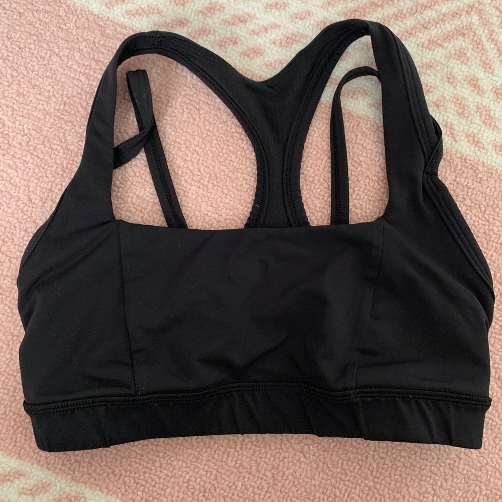 Black lululemon sports bra